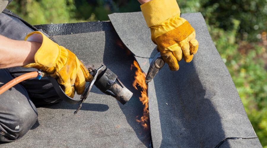 Professional gutter cleaning in Melvin, MI